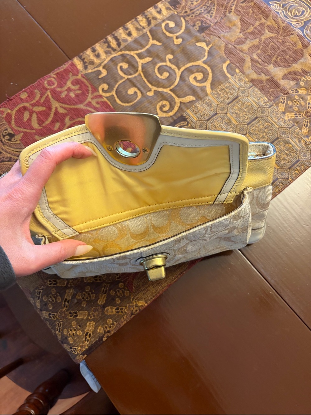 Vintage Authentic Y2K Coach Beige & Yellow Signature Canvas Wristlet Gold - Picture 2 of 8